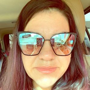 Meet your Posher, Jamilet